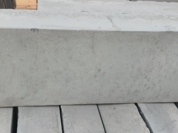 路沿石